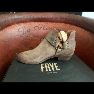 FRYE Ray Harness Back Zip Boot